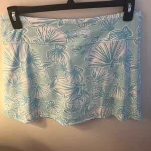 Crown & Ivy Beach Print Skort in Blue and White. Pockets and shorts underneath!